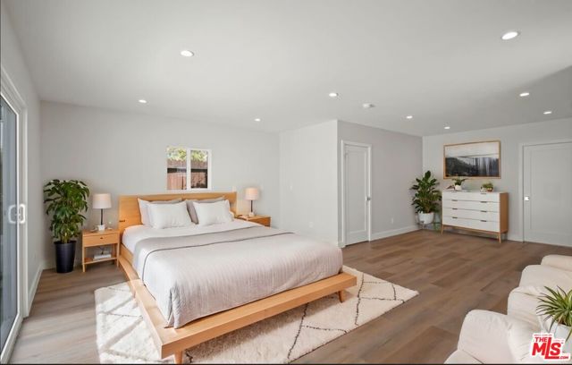 1563 E Elizabeth Street, Pasadena CA: https://media.crmls.org/mediaz/7865a9c3-1e53-44de-9626-8ec91bac4599.jpg