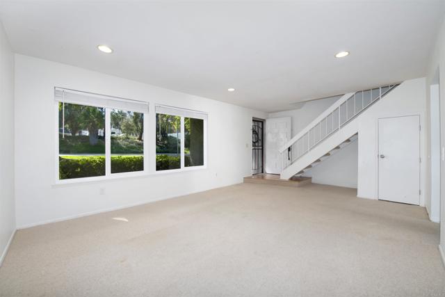 Detail Gallery Image 4 of 19 For 2925 via Libertad, Carlsbad,  CA 92010 - 3 Beds | 2/1 Baths