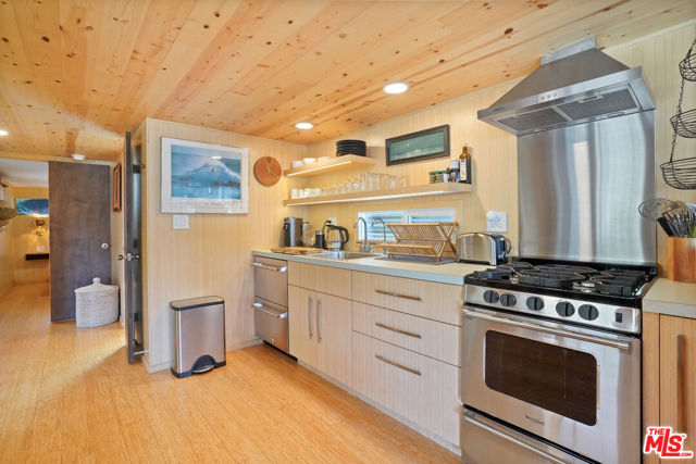 9 Paradise Cove photo 8