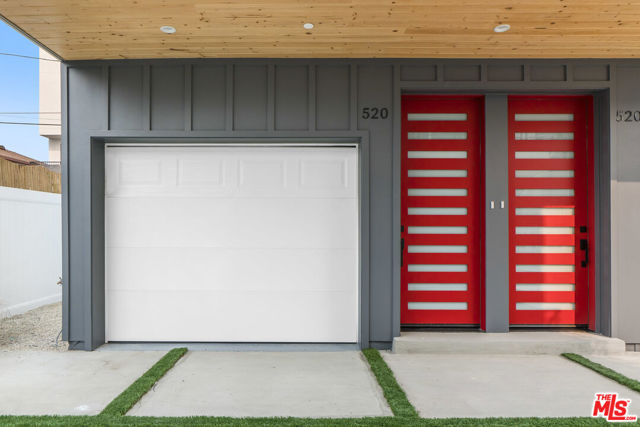 522 N Wilton Place, Los Angeles CA: https://media.crmls.org/mediaz/7866fd81-062c-4eda-a05e-0f7d3d164c84.jpg