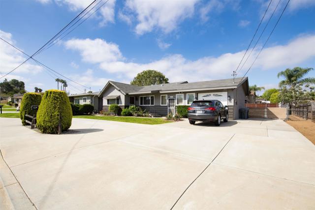 Detail Gallery Image 2 of 4 For 1405 S Upas St, Escondido,  CA 92025 - 2 Beds | 2 Baths