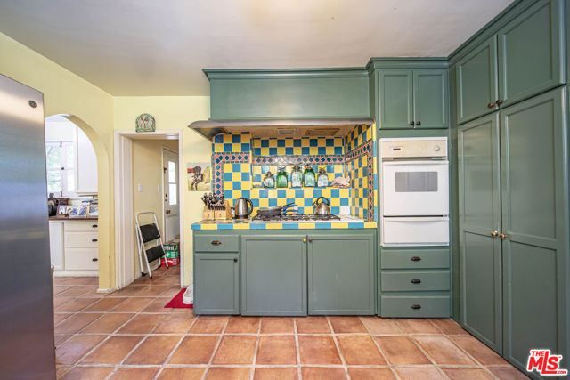 602 N Crescent Drive, Beverly Hills CA: https://media.crmls.org/mediaz/786778bb-bba5-4d3d-bd80-657da586d05f.jpg