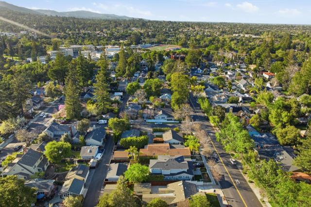 136 Loma Alta Avenue, Los Gatos CA: https://media.crmls.org/mediaz/78679dae-1e16-4ae8-84d4-ccd89ef4fba5.jpg