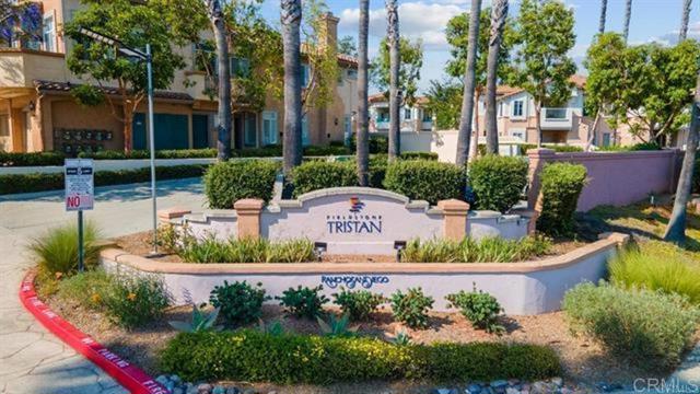 11358 Via Rancho San Diego Unit G, El Cajon CA: https://media.crmls.org/mediaz/786833e3-9dc4-44ac-aaca-7d5182976b7a.jpg