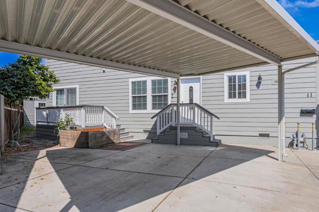 14685 Oka Road, Los Gatos CA: https://media.crmls.org/mediaz/78694914-1a4e-45dd-b58c-fcc308b62cd3.jpg
