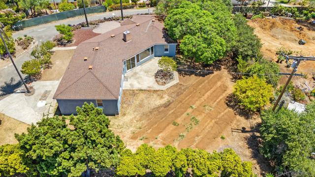 2530 Pruett Dr, Vista CA: https://media.crmls.org/mediaz/7869514d-d52d-449a-83be-21ba4ba0b29e.jpg