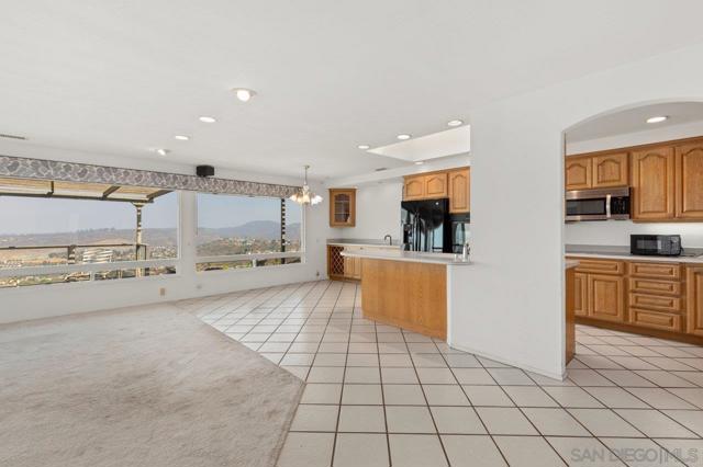 6276 Del Paso Ave, San Diego CA: https://media.crmls.org/mediaz/78696cb1-17b0-4d6a-8d09-6396cf522673.jpg