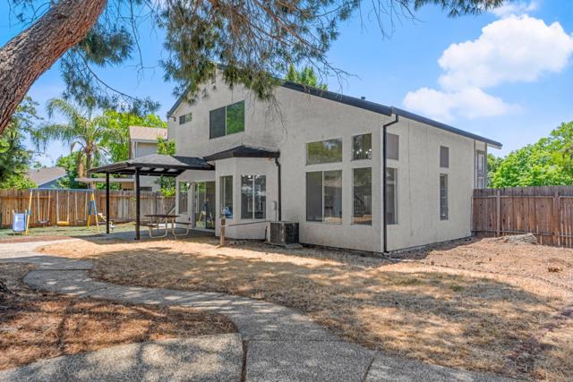 6431 Canyon Creek Way, Elk Grove CA: https://media.crmls.org/mediaz/7869fbbb-eef9-4489-833d-334d23c21b2a.jpg