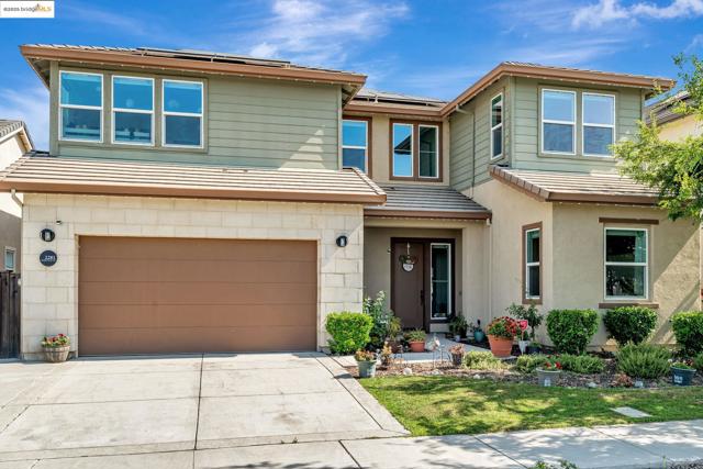 2281 Garden Farms Ave, Lathrop CA: https://media.crmls.org/mediaz/786a301a-07f9-449d-a6aa-1410ffc6e6e2.jpg