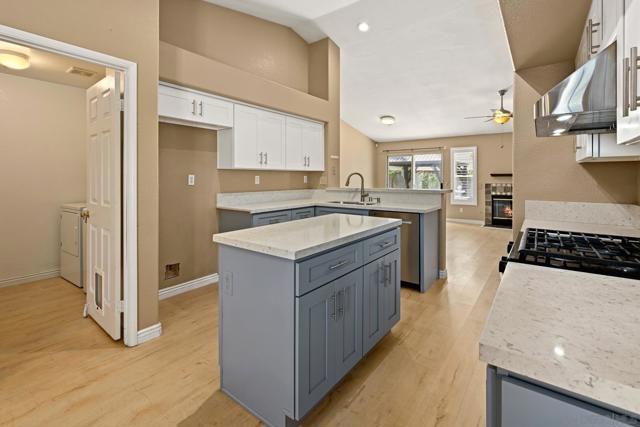 250 Del Mesa Ct, Oceanside CA: https://media.crmls.org/mediaz/786a4b00-83de-473d-8228-40e3739920f2.jpg