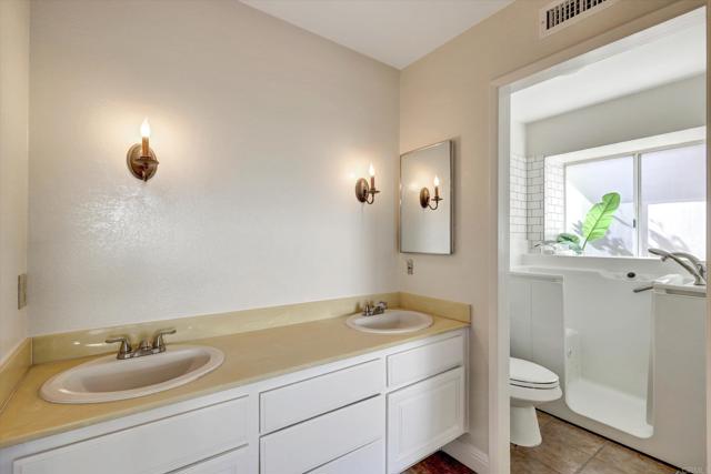 Detail Gallery Image 14 of 24 For 2754 Inverness Dr, Carlsbad,  CA 92010 - 3 Beds | 2 Baths