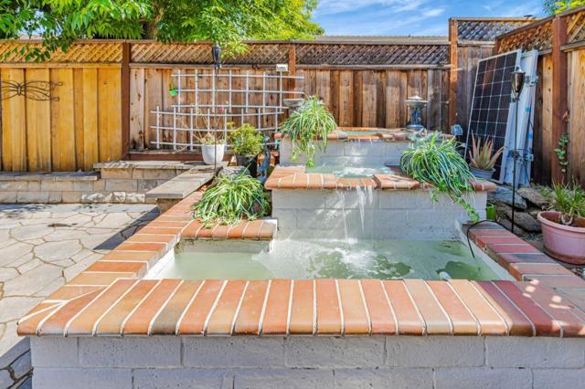 1700 Hemlock Court, Hollister CA: https://media.crmls.org/mediaz/786a5a9e-6d74-423c-a979-a12c7fa41ef4.jpg