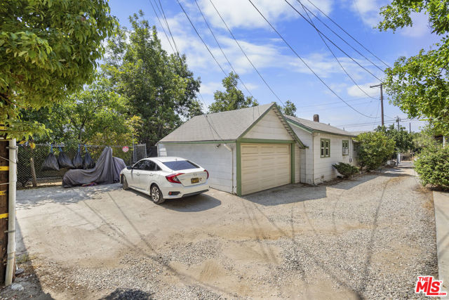 219 S Avenue 60, Los Angeles CA: https://media.crmls.org/mediaz/786abbc5-a64c-45c0-97c3-94e16b3dbe28.jpg