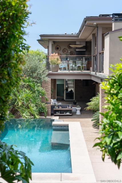 1521 Neptune Ave, Encinitas CA: https://media.crmls.org/mediaz/786ad250-c82d-4f55-9d5e-2d0ef096c994.jpg