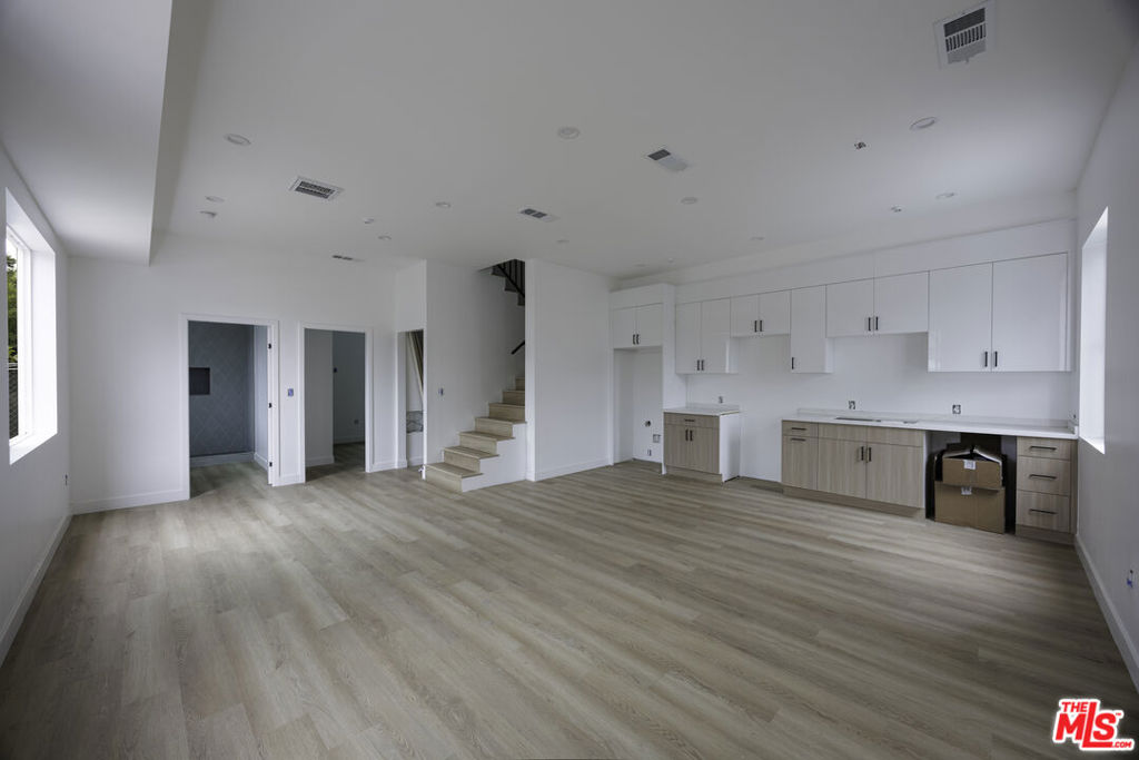 MLS #26856319 image #9