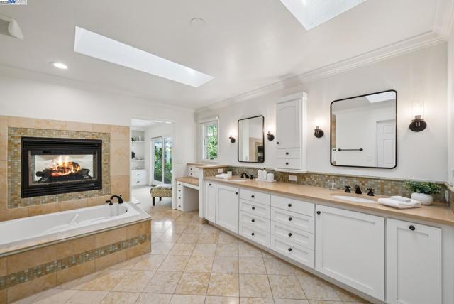 290 Bolla Ave, Alamo CA: https://media.crmls.org/mediaz/786b8e9b-cad9-4795-8aa9-92802fbf0b44.jpg