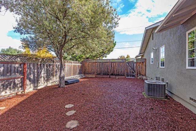 12058 CANDY Lane, Saratoga CA: https://media.crmls.org/mediaz/786b94ec-5d24-43fb-83ea-150c8e64d15a.jpg