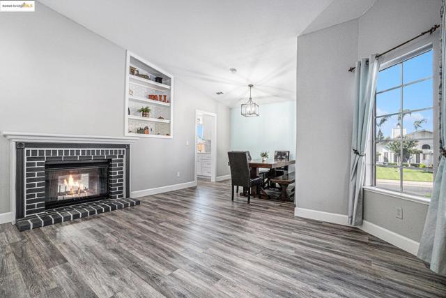 80 Mandeville Ct, Oakley CA: https://media.crmls.org/mediaz/786b9d7f-cd47-45e0-9e1f-fefdaf2e46de.jpg