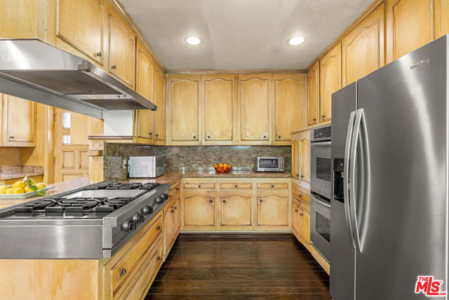 Drew Fenton | 334 N Carmelina Avenue Los Angeles CA | MLS: 7014320