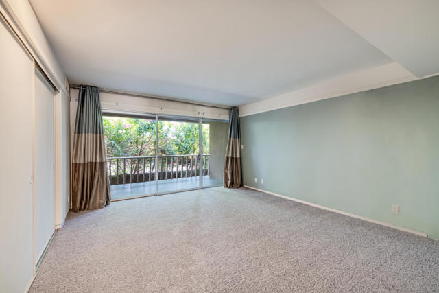 197 W Via Lola, Palm Springs CA: https://media.crmls.org/mediaz/786bdb5b-ae8b-4166-b2f9-81adbce8cf88.jpg