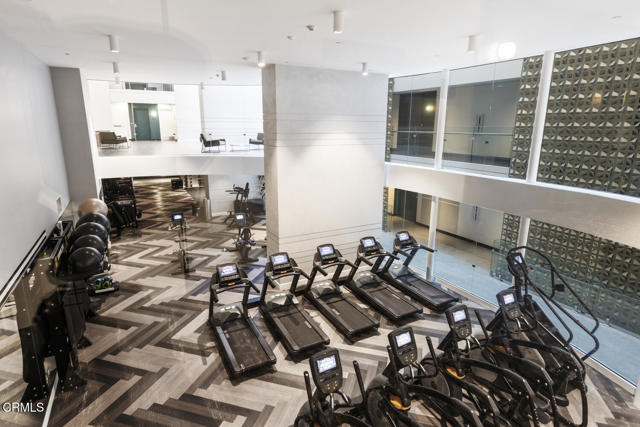 400 S Broadway, Los Angeles CA: https://media.crmls.org/mediaz/786bec77-91ee-4cb0-bf7d-dfe68802c83b.jpg