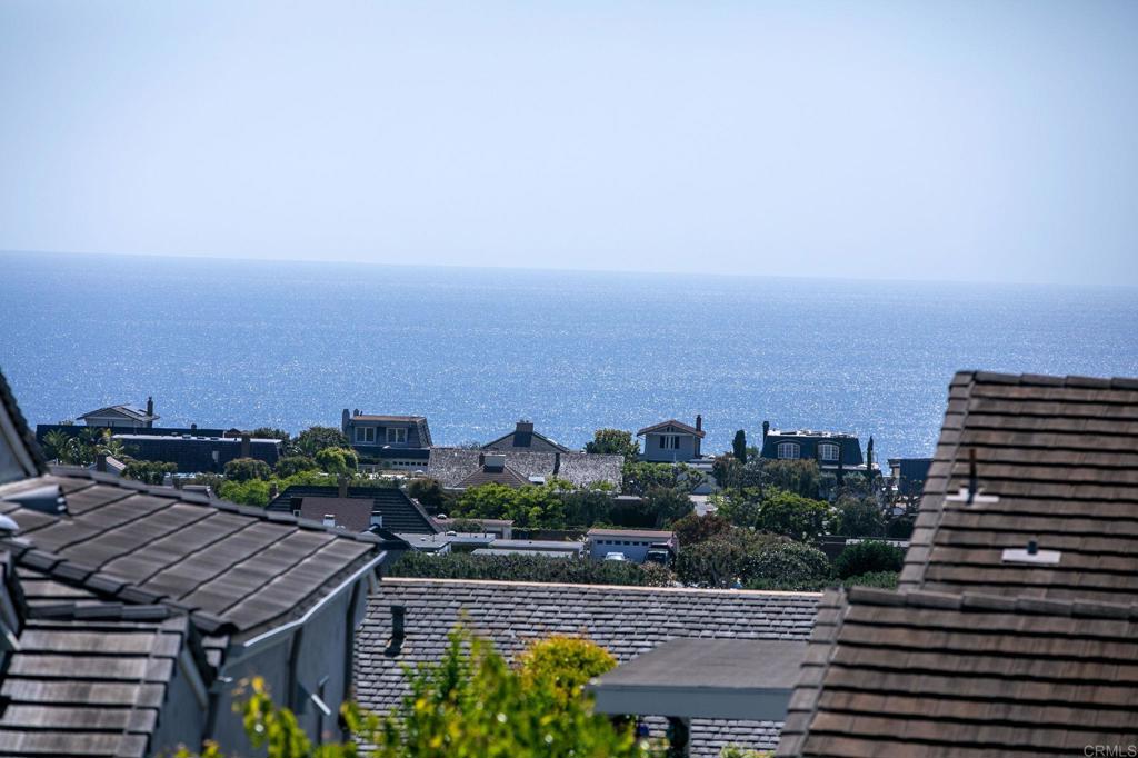 https://media.crmls.org/mediaz/786bf615-a7ea-4d0e-9798-07a6a6d1d02a.jpg?preset=X-Large