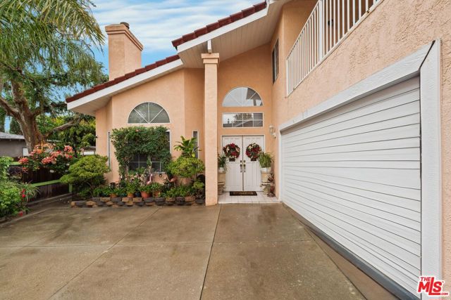 1747 N Avenue 46, Los Angeles CA: https://media.crmls.org/mediaz/786c1d87-00a4-4a66-b4c9-49eeec5f0bcd.jpg