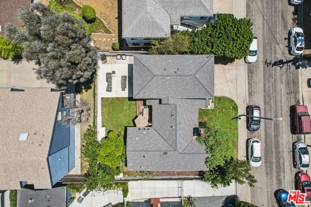 885 Kincaid Avenue, Inglewood CA: https://media.crmls.org/mediaz/786d86b6-de55-4a39-962a-7f87eb977d21.jpg