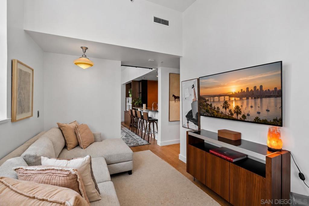 700 E St - photo 10