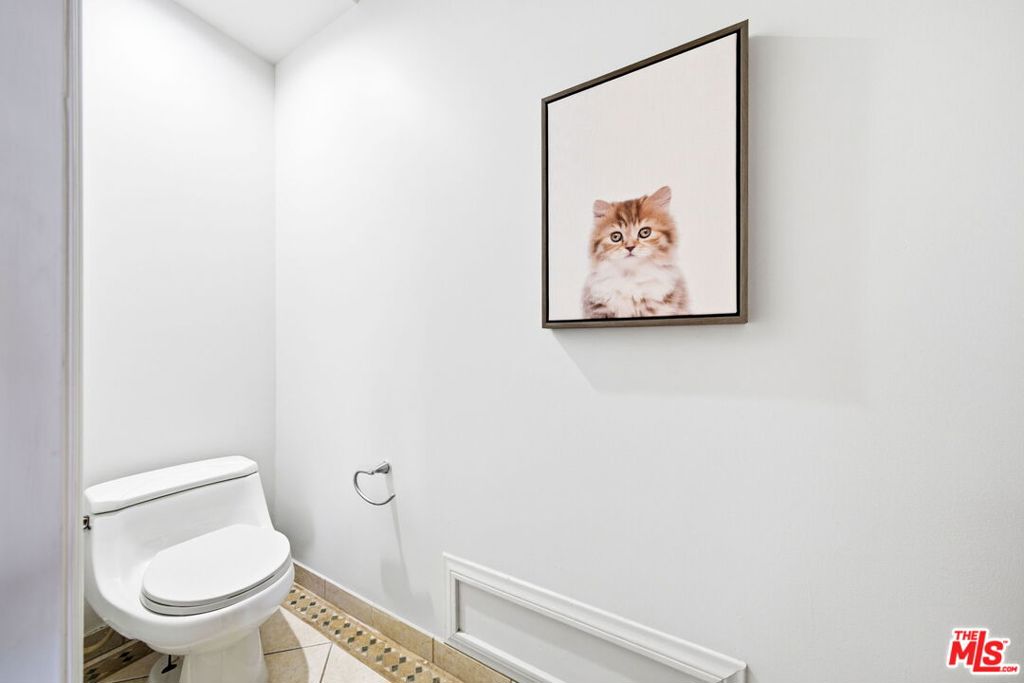 https://media.crmls.org/mediaz/786eba2d-9438-4aa4-a757-3634daafca41.jpg?preset=X-Large