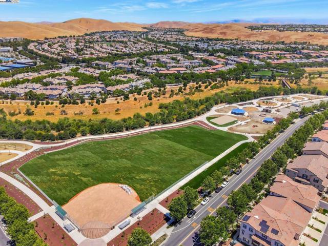 1038 S Monarch, San Ramon CA: https://media.crmls.org/mediaz/786edf38-eba8-4ef1-973e-d8d7e68bf039.jpg