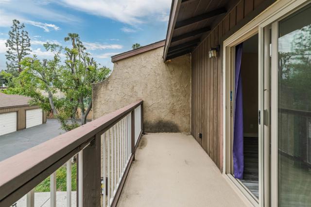 982 E Main St, El Cajon CA: https://media.crmls.org/mediaz/786eefc4-468e-47aa-b2e3-6aac71df3c2e.jpg