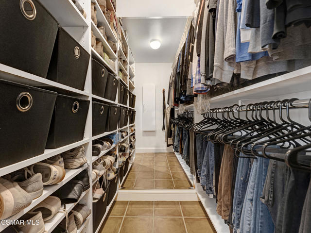 5426 Cedarhaven Drive, Agoura Hills CA: https://media.crmls.org/mediaz/786f983e-4e4b-481c-807b-a2da90e34f23.jpg