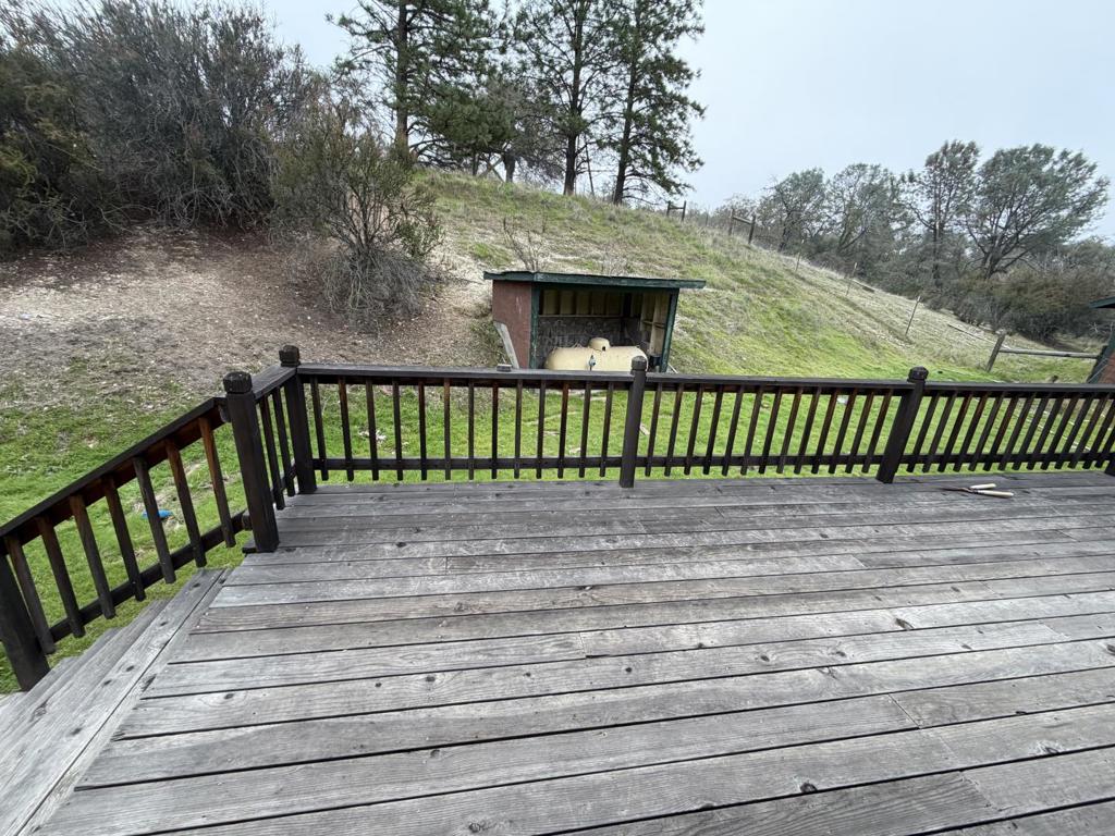 https://media.crmls.org/mediaz/78701757-d790-444b-b76f-92ca05f3ec52.jpg?preset=X-Large