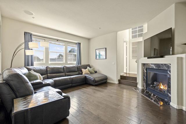 978 Martin Trail, Daly City CA: https://media.crmls.org/mediaz/78704f21-897b-4ed4-bb14-9fb84cf436dd.jpg
