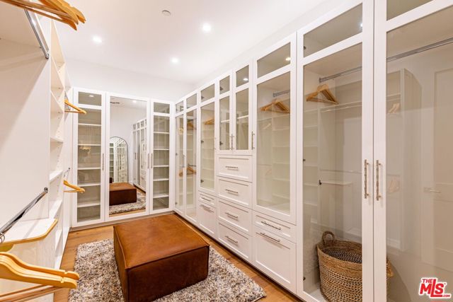 5162 Otis Avenue, Tarzana CA: https://media.crmls.org/mediaz/7871a1af-2066-4fbf-be4d-ef053df18446.jpg