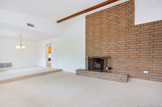 627 Elm Tree LN, Fallbrook CA: https://media.crmls.org/mediaz/7871be40-f9f8-43be-8420-a5b85bd2d19d.jpg