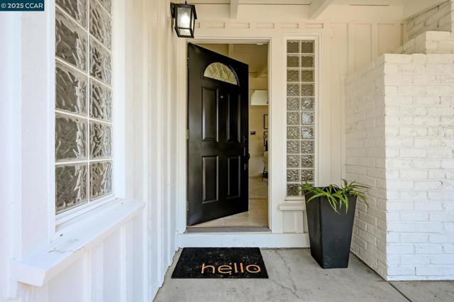 3352 Betty Ln, Lafayette CA: https://media.crmls.org/mediaz/7872450e-7adc-47b2-9fe4-5cba63226fb8.jpg