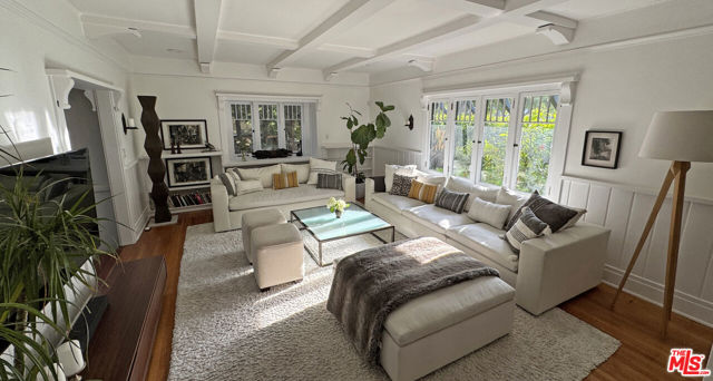 1957 Canyon Drive, Los Angeles CA: https://media.crmls.org/mediaz/78725ca3-51e5-4971-a950-97bedcf171e6.jpg