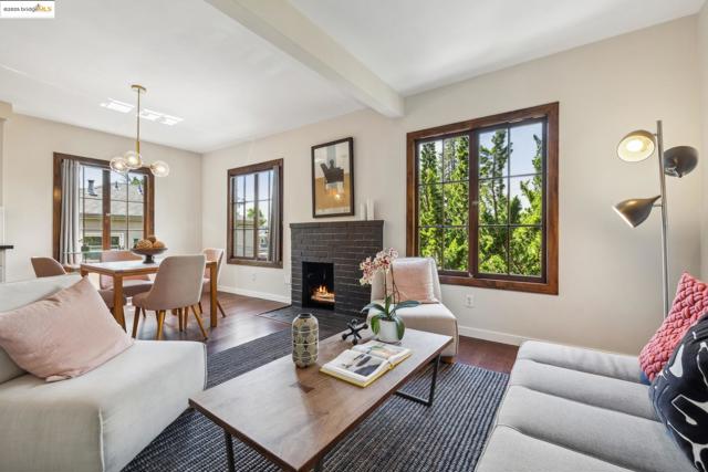 2633 Benvenue, Berkeley CA: https://media.crmls.org/mediaz/7873cfce-d32b-4fe5-b2e4-cd18512ce145.jpg
