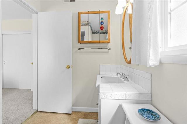 728 Spruce Avenue, Pacific Grove CA: https://media.crmls.org/mediaz/78740640-d487-4ecd-948a-2d64076ea559.jpg