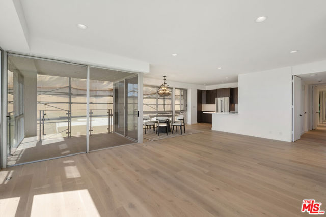 515 Ocean Avenue, Santa Monica CA: https://media.crmls.org/mediaz/787417c4-7941-49b8-b1d7-aa6b695e4bbe.jpg