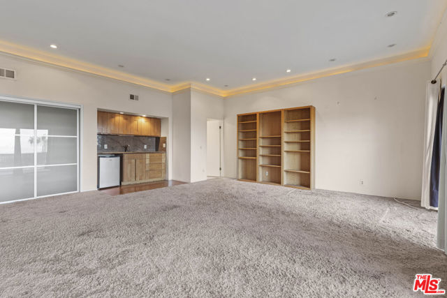 3740 Multiview Drive, Los Angeles CA: https://media.crmls.org/mediaz/78743160-7e2d-4dbc-bfd9-02ef463c2f18.jpg