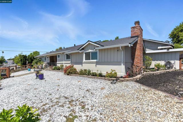 1201 Valle Vista Ave, Vallejo CA: https://media.crmls.org/mediaz/7874a0dc-fd13-40ea-ab1a-3b7922d86b61.jpg