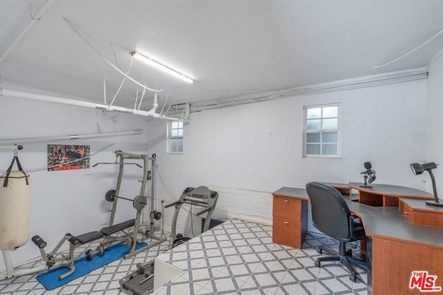 2160 Lake Shore Avenue, Los Angeles CA: https://media.crmls.org/mediaz/7875801a-8d70-4a24-83a0-c2a396234a95.jpg
