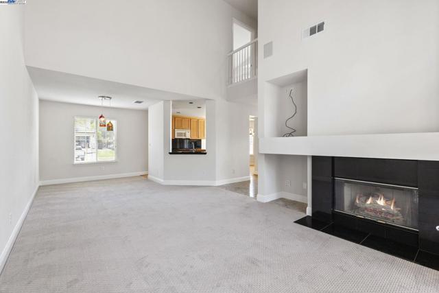 143 Shelterwood Ln, Danville CA: https://media.crmls.org/mediaz/78762d53-f732-4d37-9e5f-baed65458ad4.jpg