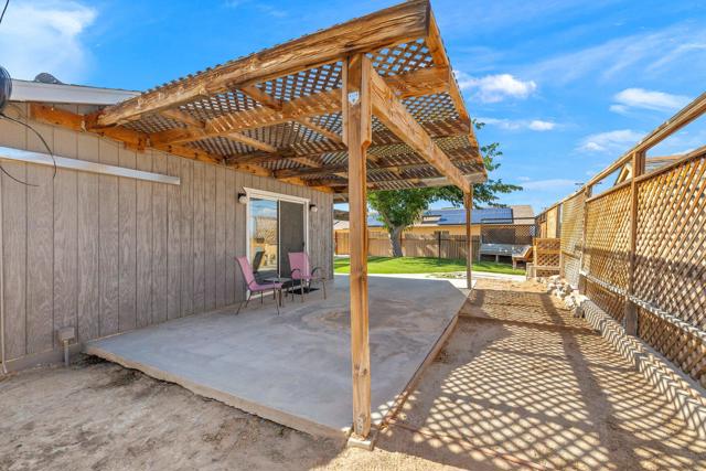 5343 Encelia Drive, 29 Palms CA: https://media.crmls.org/mediaz/787670dd-619d-4f2d-9c93-3400a0d92a8e.jpg