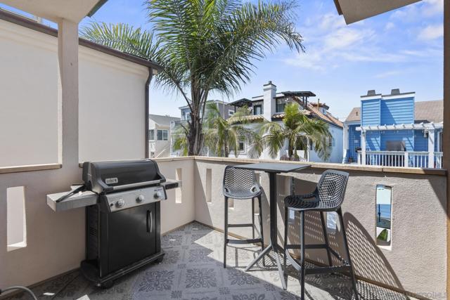 735 Jersey Court, San Diego CA: https://media.crmls.org/mediaz/7876e581-312c-404d-a226-c9eb1b7a4066.jpg