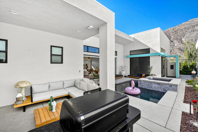 795 Obsidian W Loop, Palm Springs CA: https://media.crmls.org/mediaz/787719c2-f80a-43cb-9d5a-505b5f40d0a6.jpg