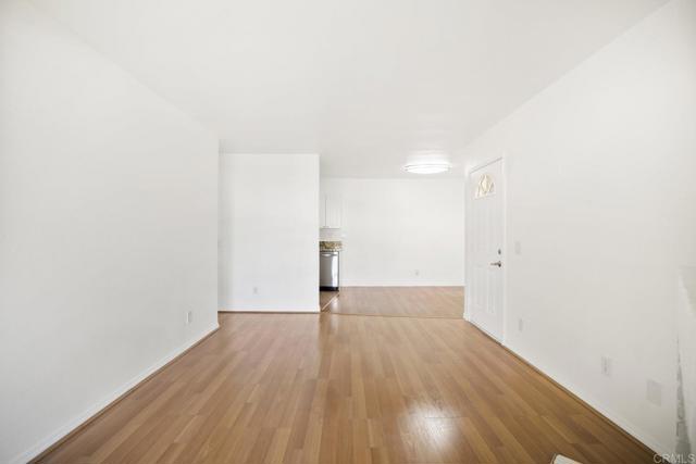 Detail Gallery Image 11 of 44 For 3040 Alta View Drive #D203,  San Diego,  CA 92139 - 2 Beds | 1 Baths